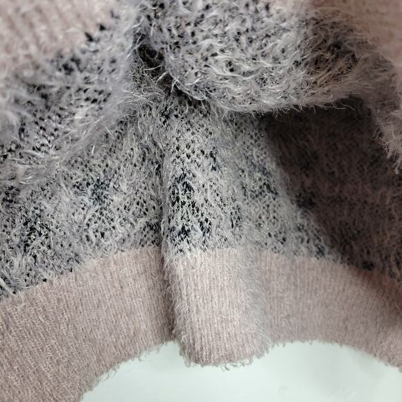 Candie's Pink Leopard Print Fuzzy Pullover Crewneck Sweater Women Sz XXL - Picture 8 of 8